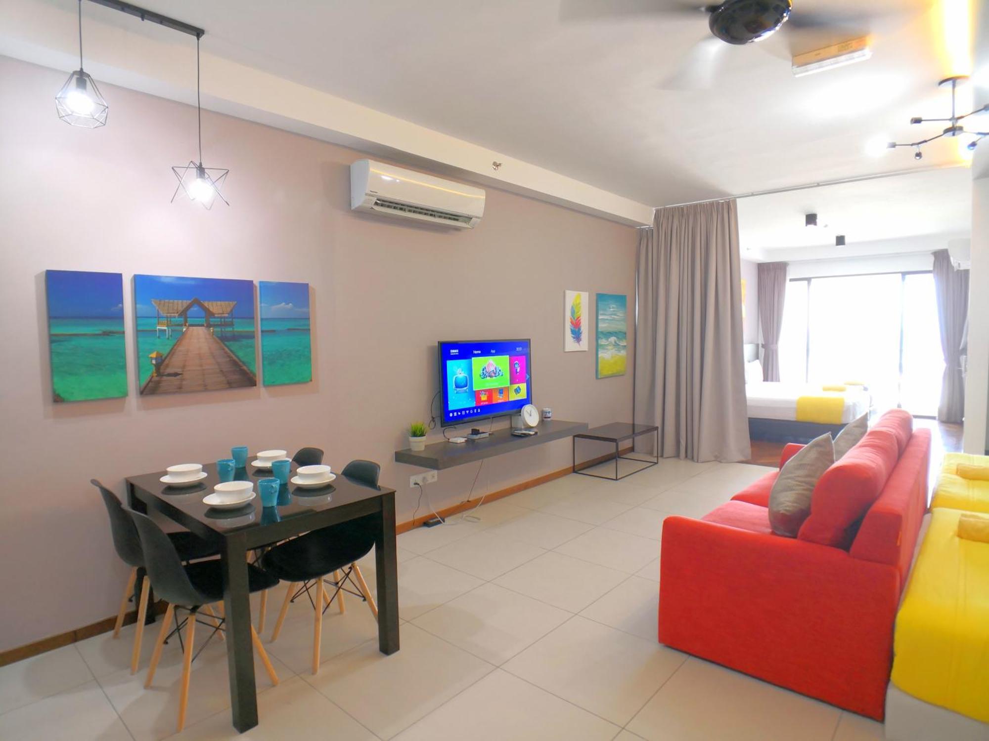 The Landmark Seaview Gurney George Town Room photo