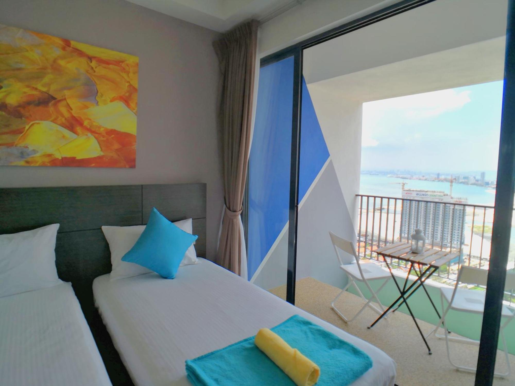 The Landmark Seaview Gurney George Town Room photo