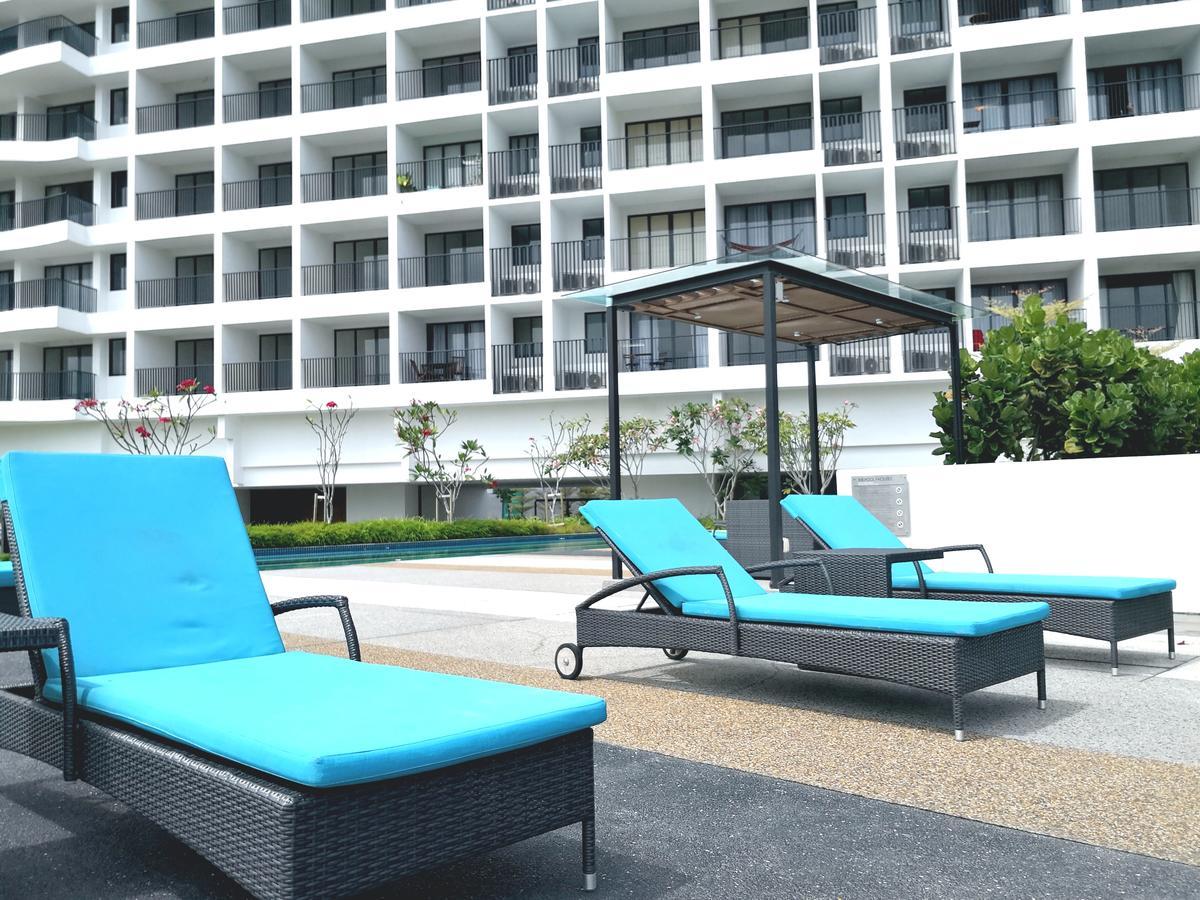 The Landmark Seaview Gurney George Town Exterior photo